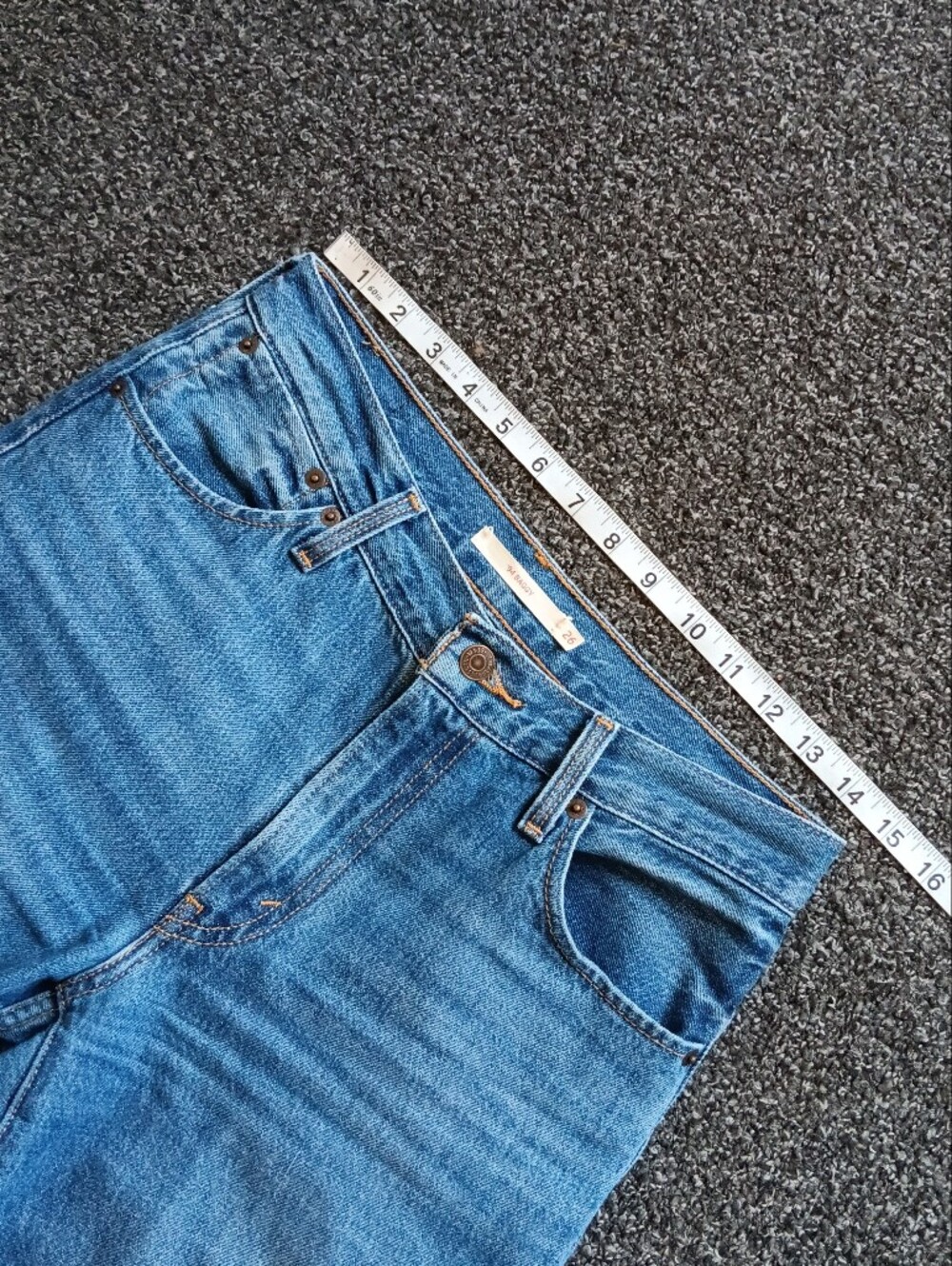 Y2K Levis Womens Size 26, '94 Baggy Blue Denim Jeans, Medium Wash - Picture 6 of 14